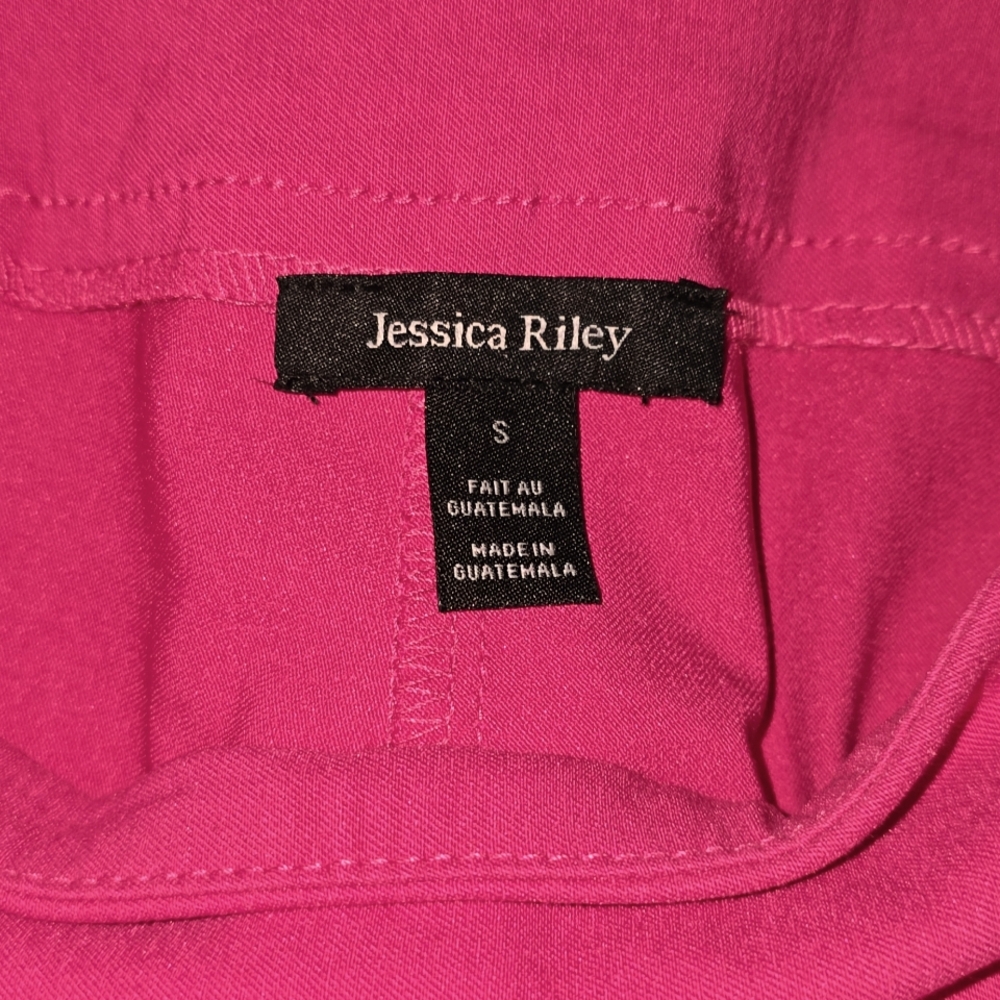 Jessica Riley Stretch Pink Capris with Lace Cutout Small - Picture 8 of 10